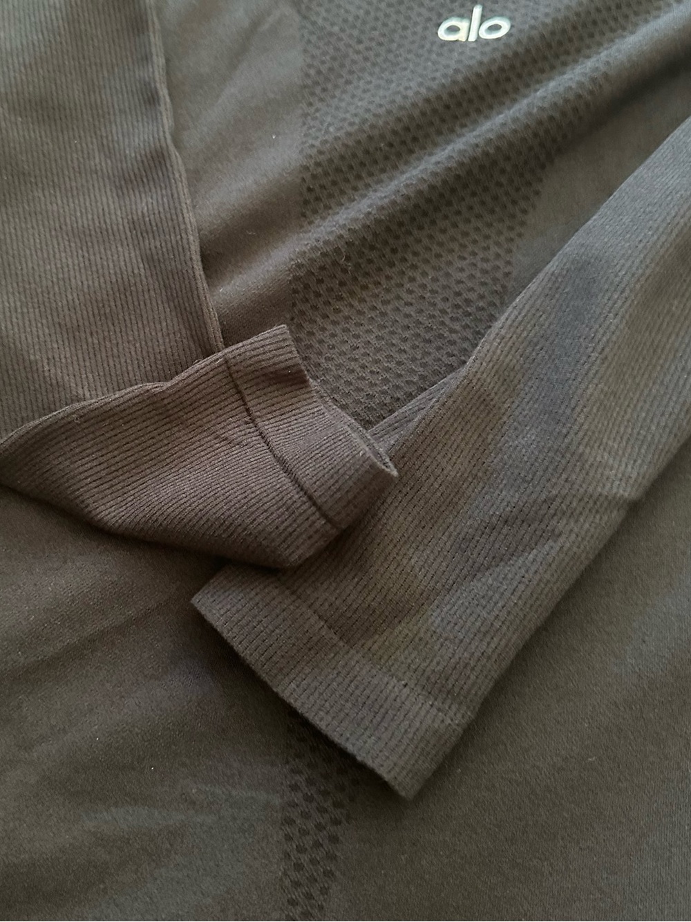 alo Seamless Essential Long Sleeve - Picture 8 of 9